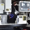 Güçlü Sertlik Dikey CNC Freze Makinesi Yüksek Hassasiyetli 500mm Z Ekseni Seyahat