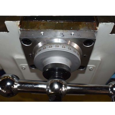 Metal İşleme İçin Dikey 3 Eksenli Taret Freze Makinesi